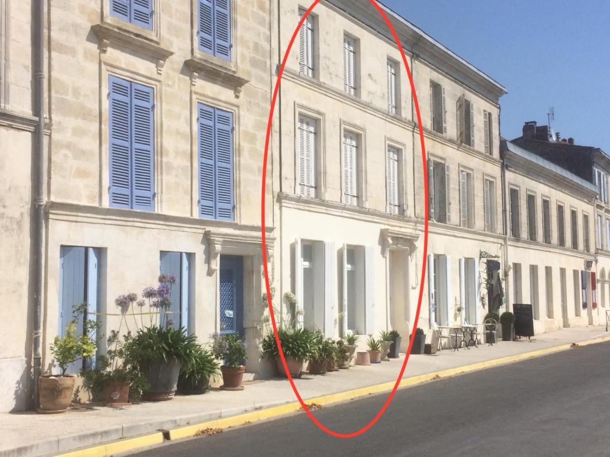 La Maison Du Port Mortagne-sur-Gironde Esterno foto