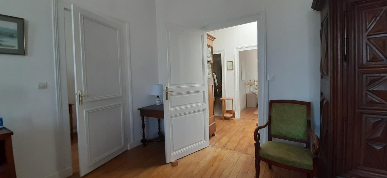 La Maison Du Port Mortagne-sur-Gironde Esterno foto