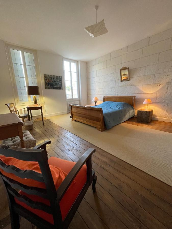 La Maison Du Port Mortagne-sur-Gironde Esterno foto