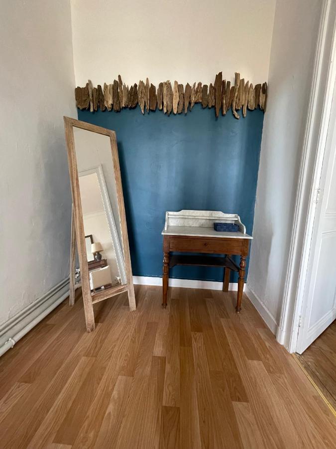 La Maison Du Port Mortagne-sur-Gironde Esterno foto