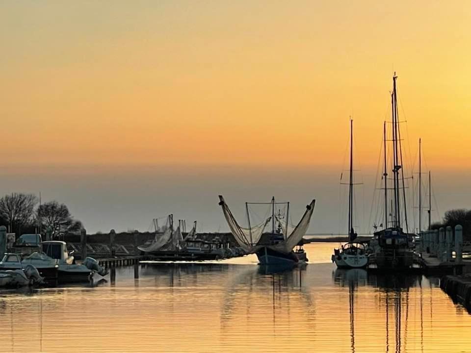 La Maison Du Port Mortagne-sur-Gironde Esterno foto